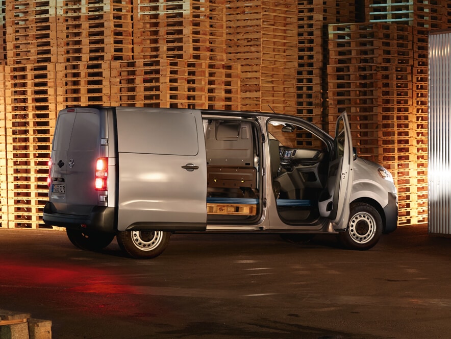 Opel vivaro Features